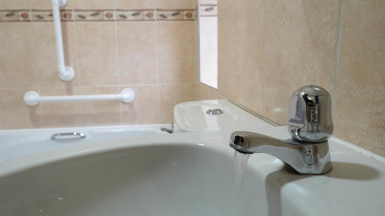 Portobello House - Four Bedroom House Perfect For Contractors - Sleeps 6 - Free Parking Wolverhampton Exterior photo