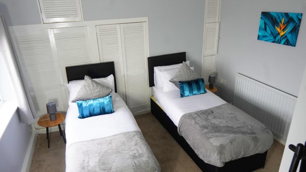 Portobello House - Four Bedroom House Perfect For Contractors - Sleeps 6 - Free Parking Wolverhampton Exterior photo