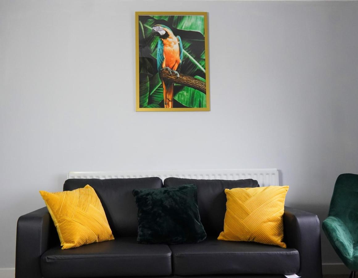 Portobello House - Four Bedroom House Perfect For Contractors - Sleeps 6 - Free Parking Wolverhampton Exterior photo