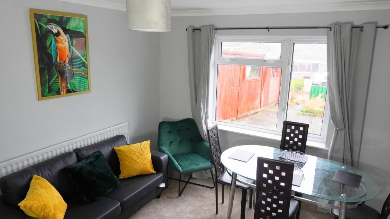 Portobello House - Four Bedroom House Perfect For Contractors - Sleeps 6 - Free Parking Wolverhampton Exterior photo
